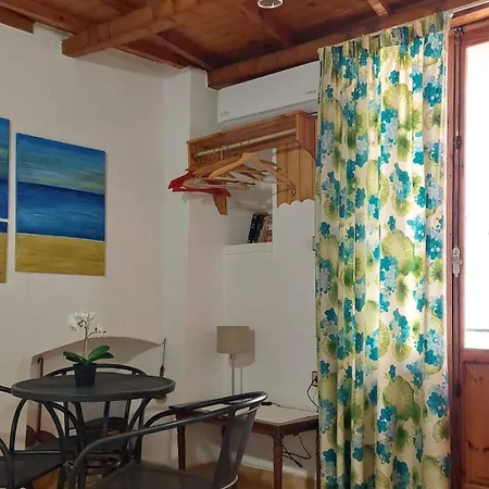 Inn Chryssoula *