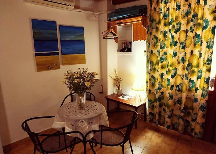 אורחן Chryssoula