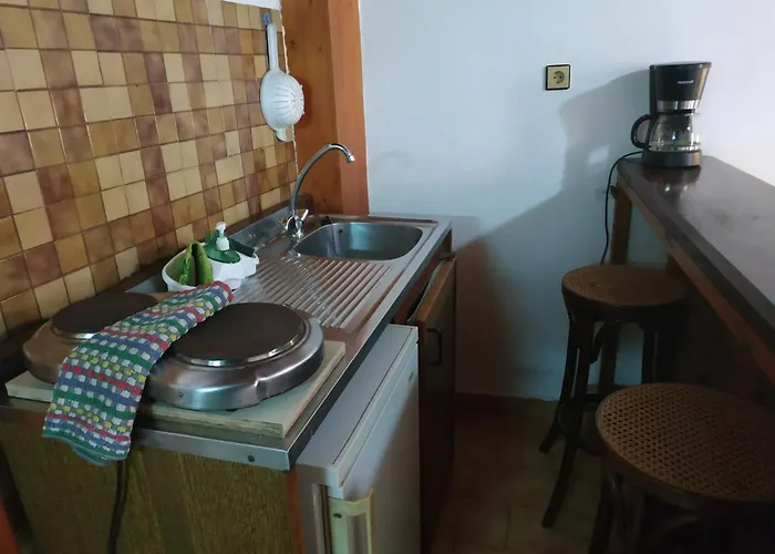 אורחן Chryssoula