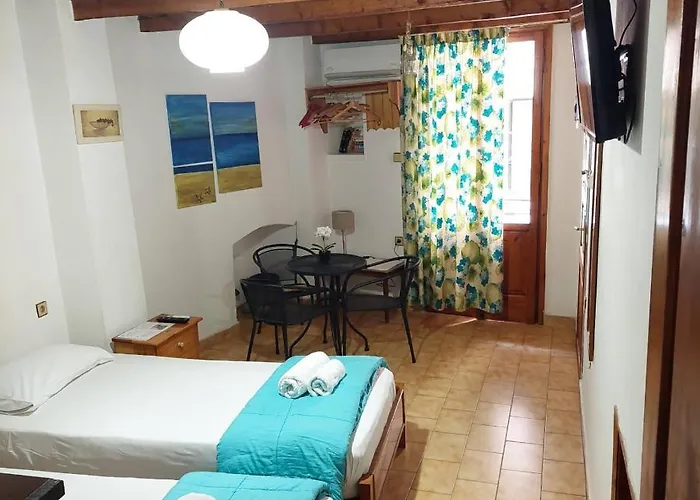 Chryssoula אורחן